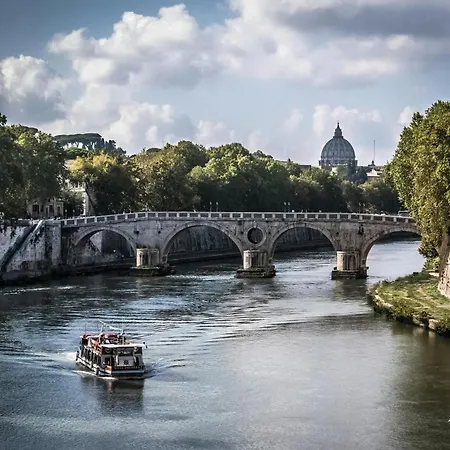In Style Vatican Apartment *